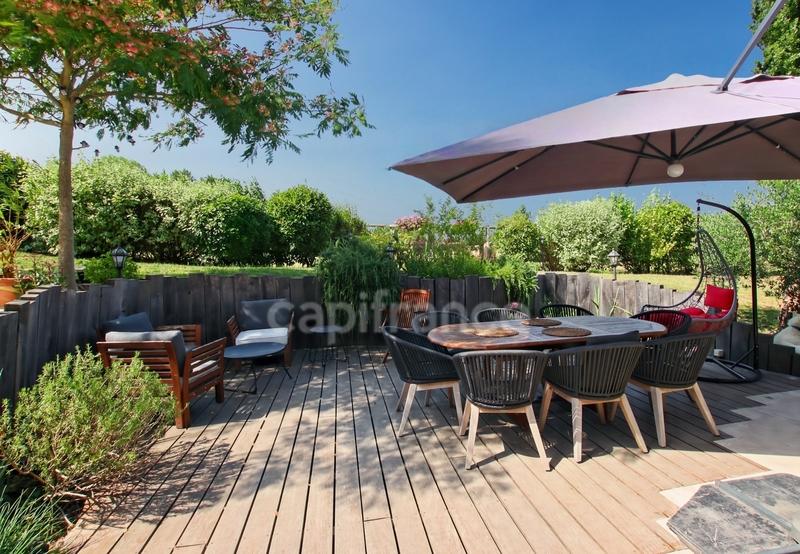 Maison - 215 m² - 9 pièces