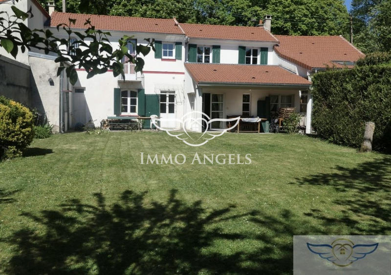 Maison traditionnelle - 175 m² - 6 pièces