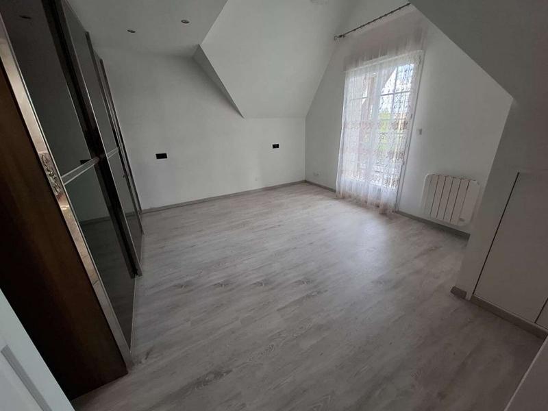 Maison - 122 m² - 7 pièces