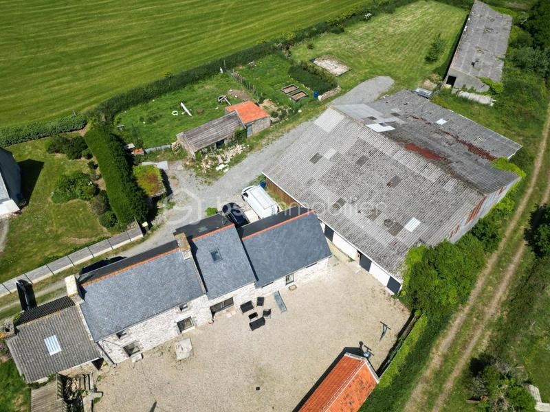 Corps de ferme - 145 m² - 6 pièces