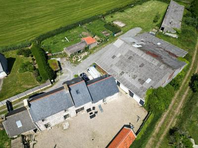 Corps de ferme - 145 m² - 6 pièces