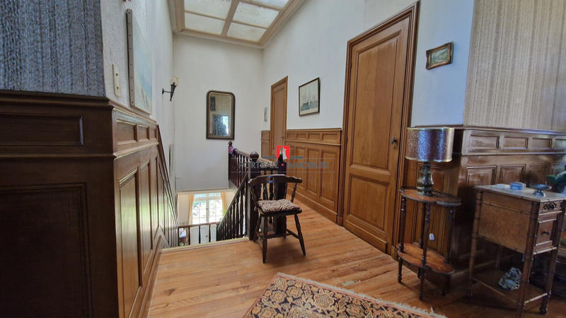 Maison - 354 m² - 10 pièces