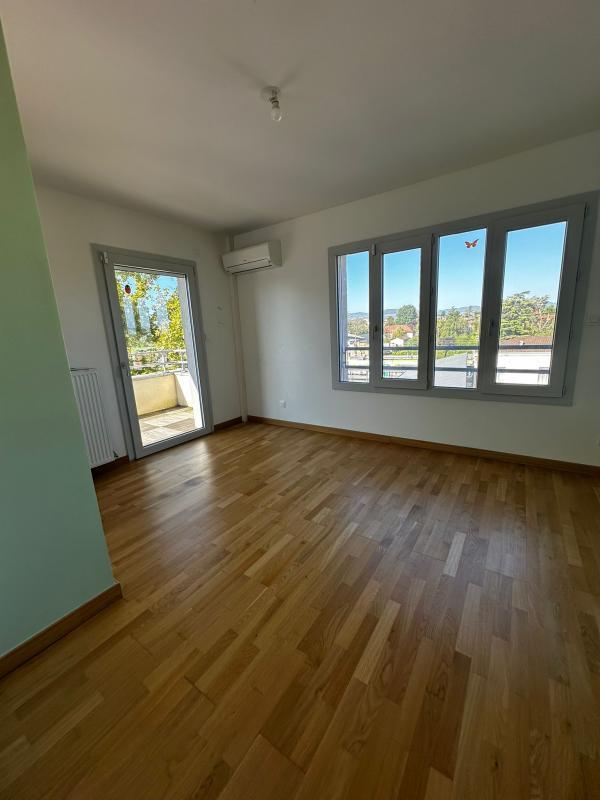 Appartement - 85 m² - 4 pièces