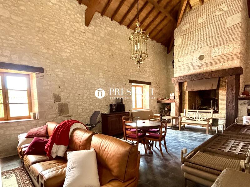 Maison de domaine - 800 m² - 14 pièces