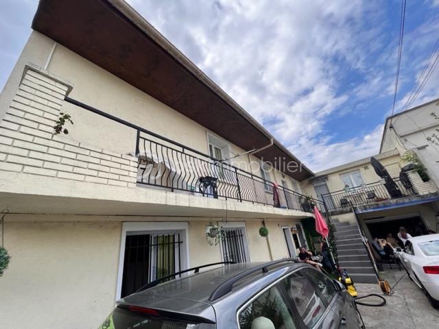 Immeuble - 340 m² - 20 pièces