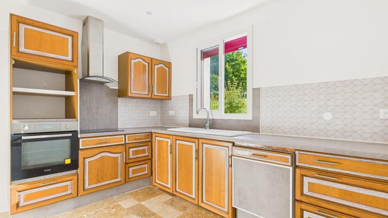 Maison - 240 m² - 10 pièces