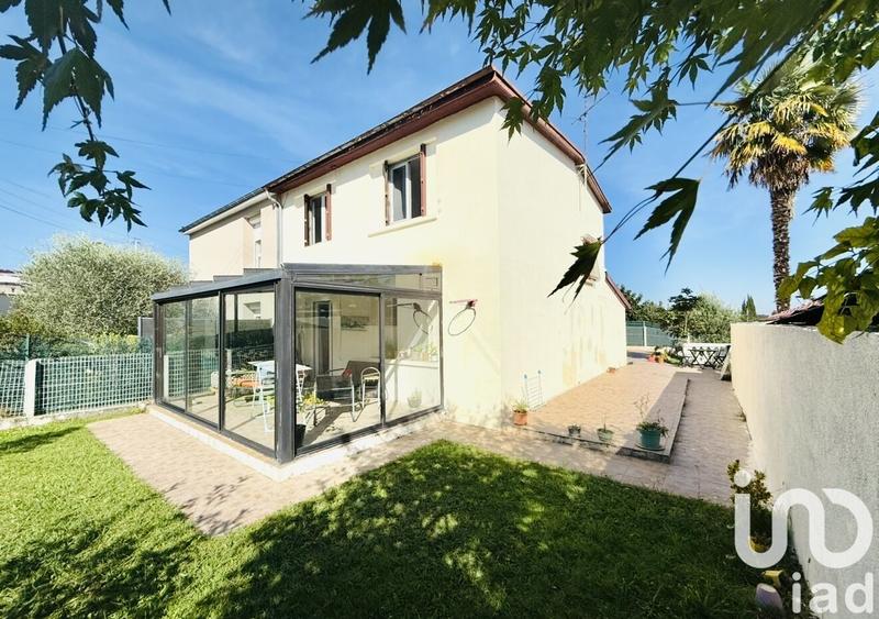 Maison - 90 m² - 5 pièces
