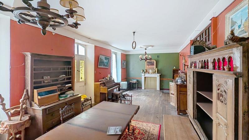 Maison - 220 m² - 10 pièces