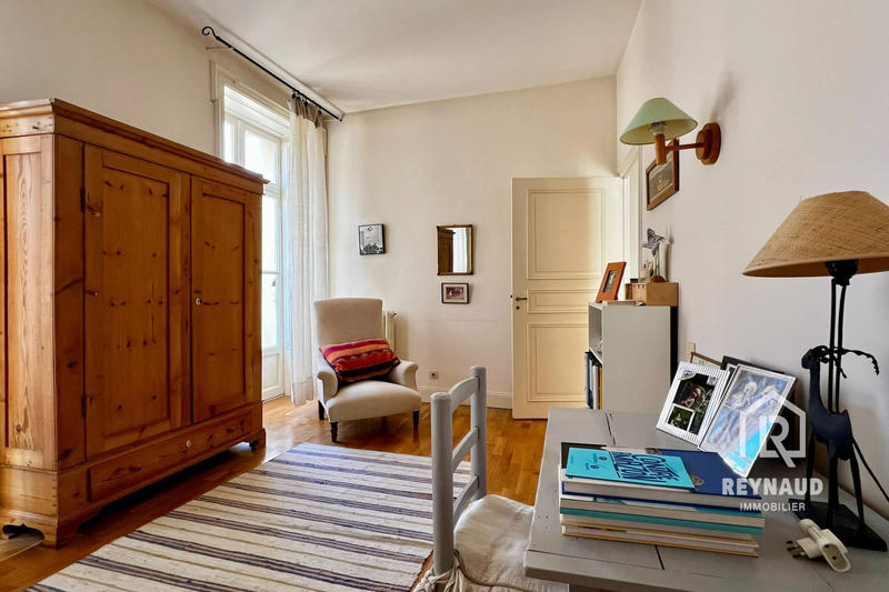 Maison - 380 m² - 10 pièces