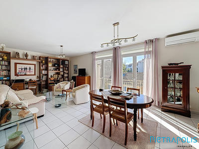 Appartement - 100 m² - 3 pièces