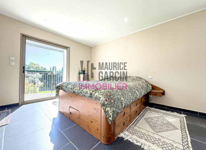 Maison - 213 m² - 7 pièces