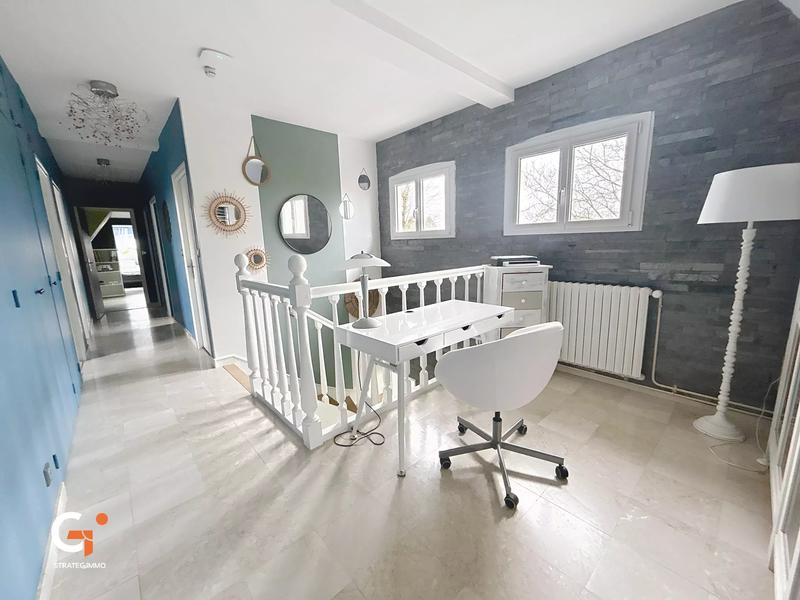 Maison - 197 m² - 7 pièces