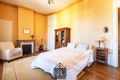 Appartement - 235 m² - 5 pièces