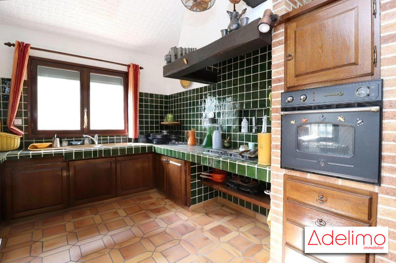 Maison - 240 m² - 7 pièces