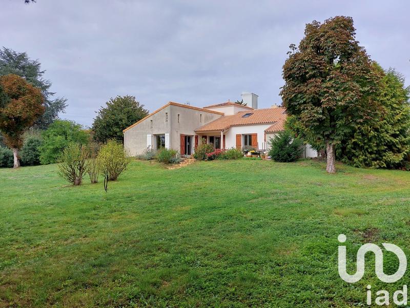 Maison de maîtres - 336 m² - 12 pièces