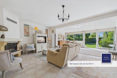 Maison - 128 m² - 7 pièces