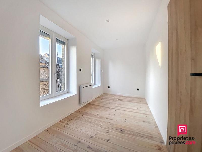 Maison - 220 m² - 8 pièces