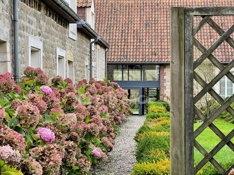 Propriété - 279 m² - 9 pièces