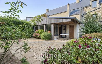 Maison traditionnelle - 230 m² - 7 pièces