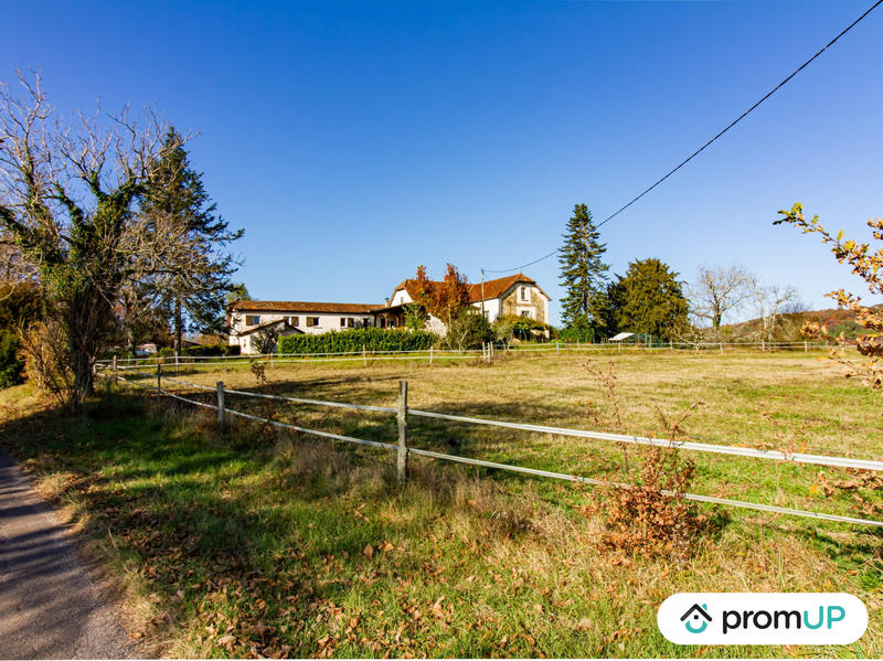 Maison - 260 m² - 6 pièces