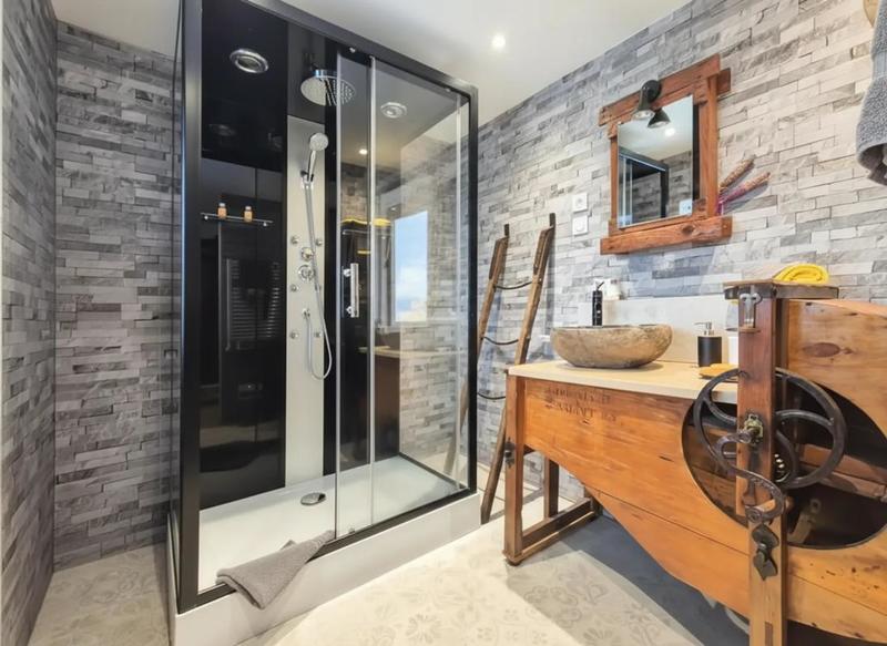 Maison - 280 m² - 7 pièces