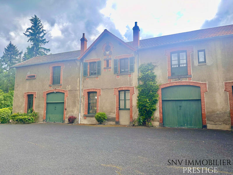 Château - 876 m² - 18 pièces