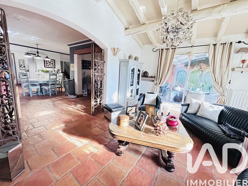 Maison - 215 m² - 5 pièces