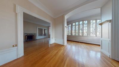 Maison - 241 m² - 8 pièces