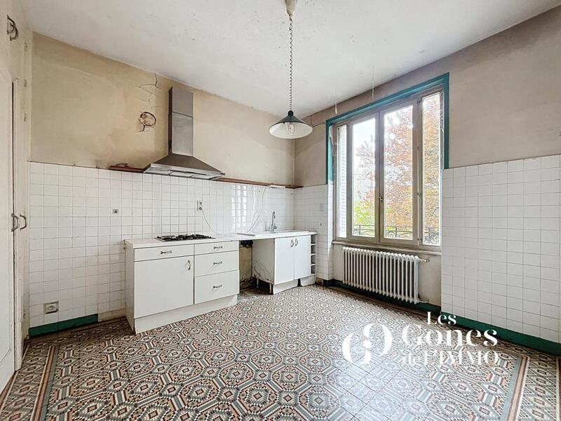 Maison - 229 m² - 6 pièces