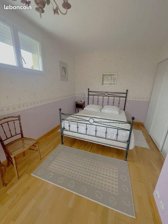 Maison - 221 m² - 8 pièces