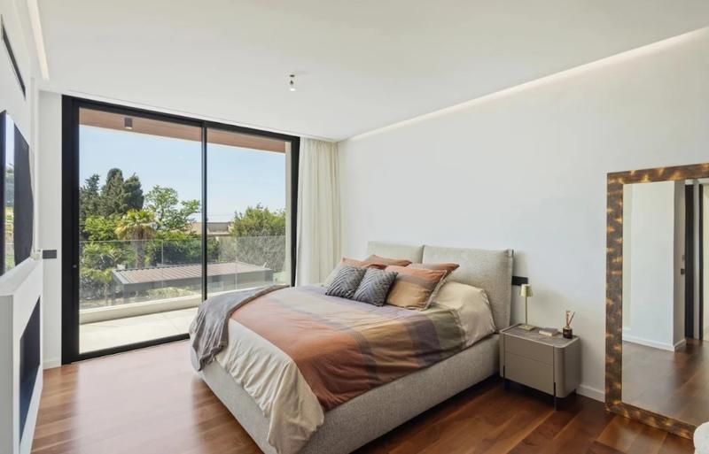 Villa - 350 m² - 7 pièces