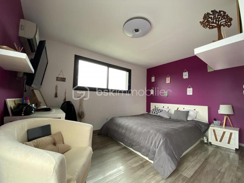 Maison traditionnelle - 260 m² - 8 pièces