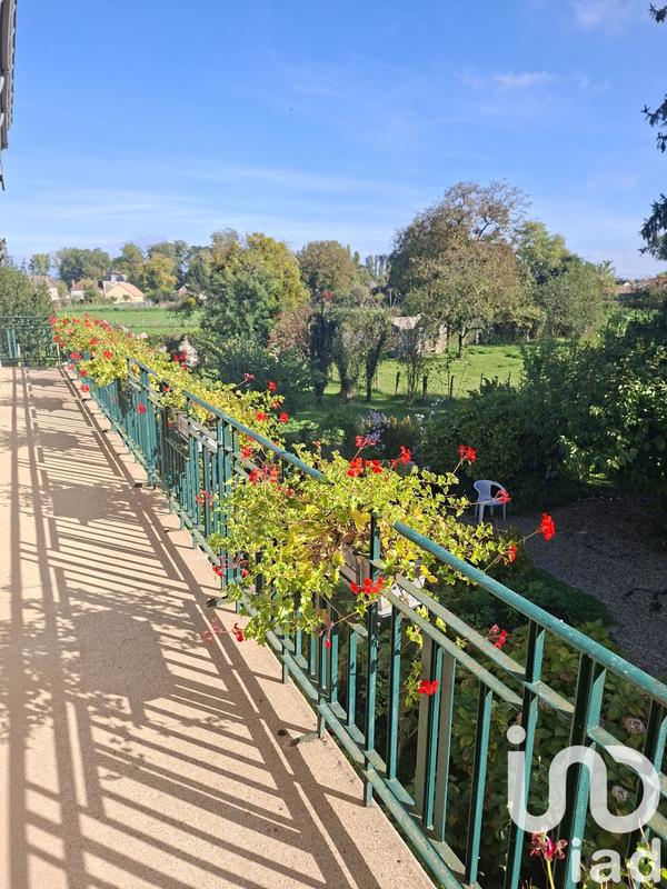 Maison - 330 m² - 8 pièces