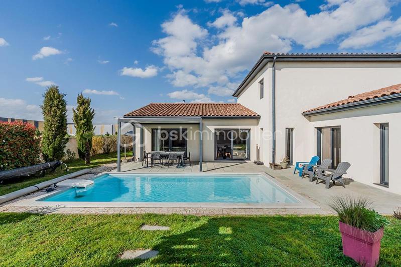 Maison - 163 m² - 5 pièces