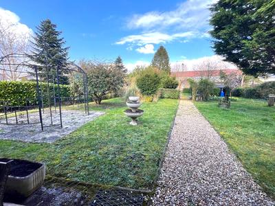 Maison - 98 m² - 4 pièces