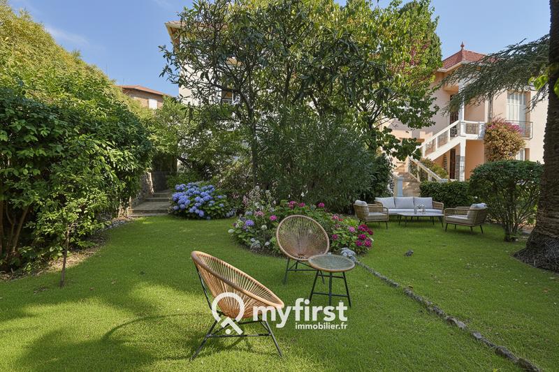 Maison - 202 m² - 6 pièces