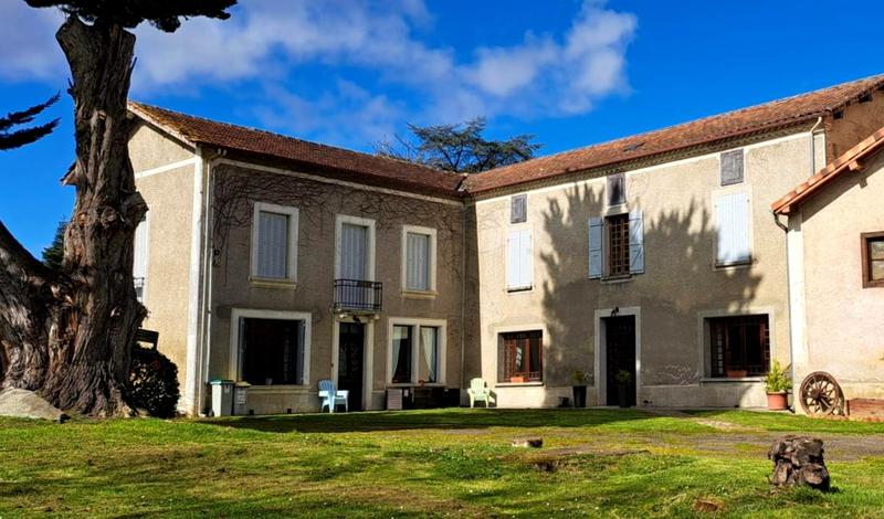 Maison - 379 m² - 4 pièces