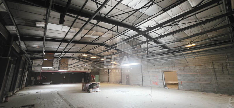 Local commercial - 673 m²