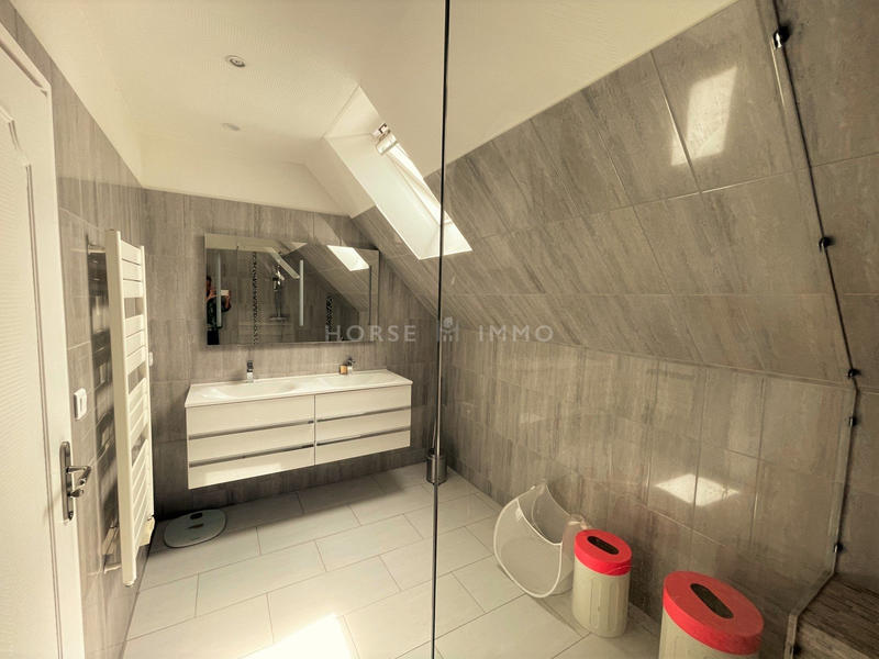 Maison contemporaine - 225 m² - 7 pièces