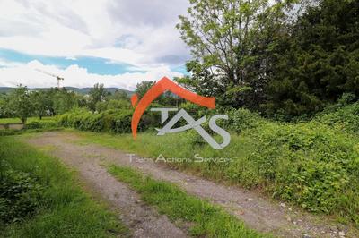 Parking / Garage - 528 m²