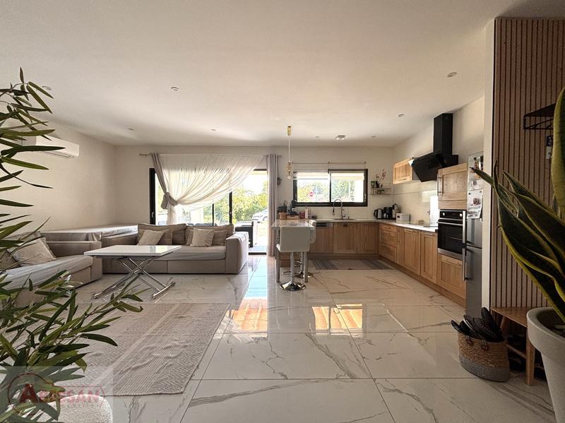 Villa - 100 m² - 4 pièces