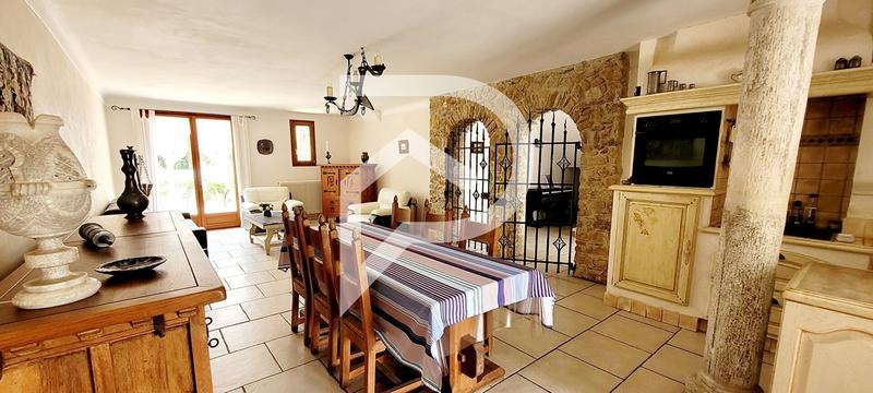 Demeure - 259 m² - 11 pièces