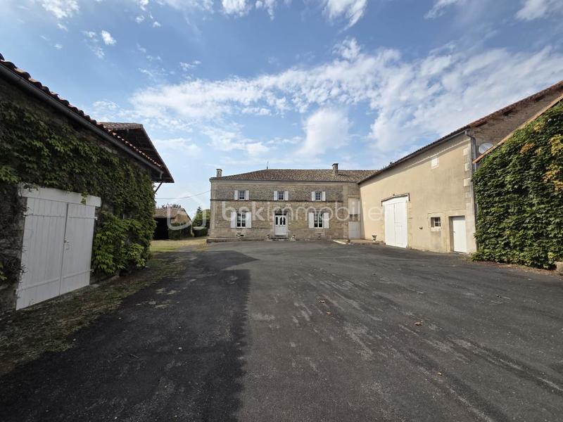 Maison de maîtres - 210 m² - 7 pièces