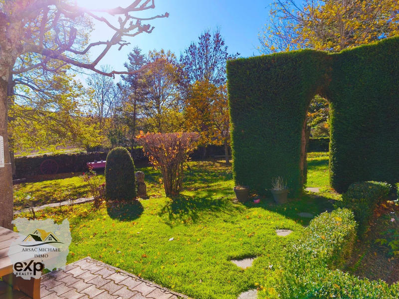 Maison traditionnelle - 143 m² - 4 pièces