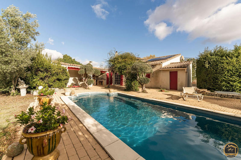 Maison traditionnelle - 275 m² - 10 pièces