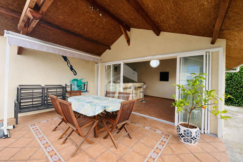 Maison - 284 m² - 8 pièces