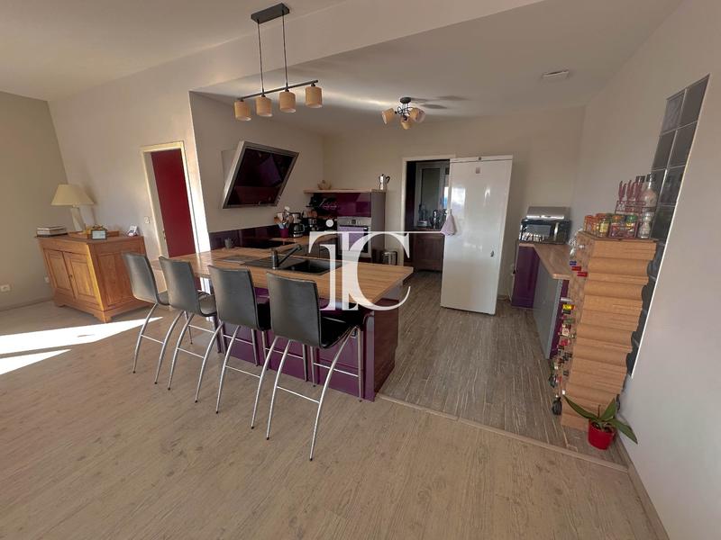 Maison - 143 m² - 5 pièces