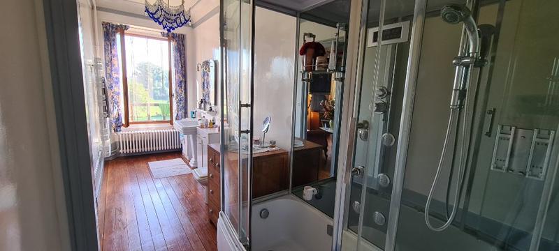 Maison - 279 m² - 6 pièces