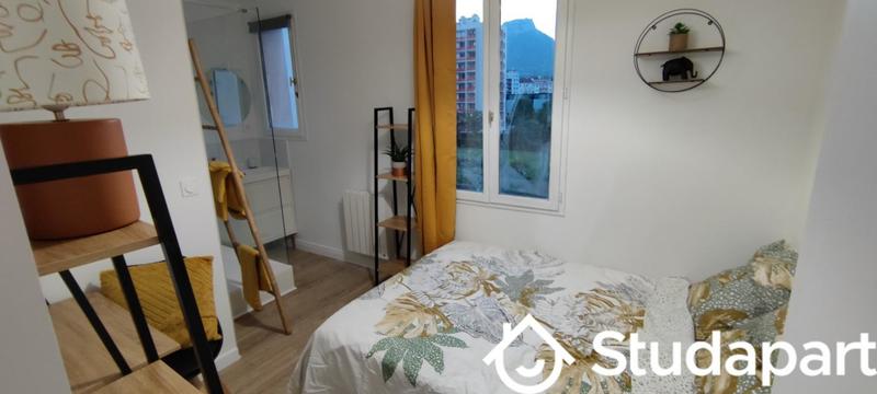 Chambre - 10 m² - 1 pièce