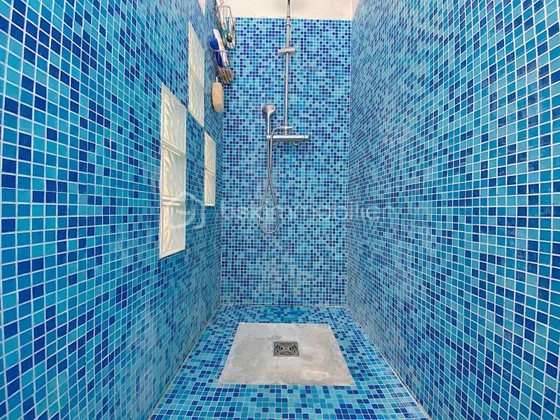 Maison - 215 m² - 8 pièces